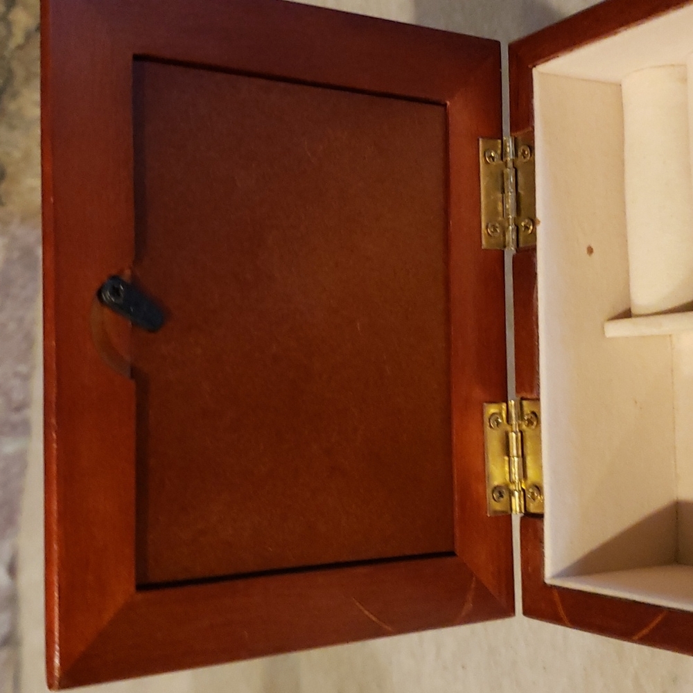 Jewelry Box - Picture 3 of 7
